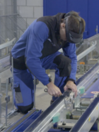 Augmented reality glasses allow the fitter to work with both hands free, with instructions being displayed to him directly.  